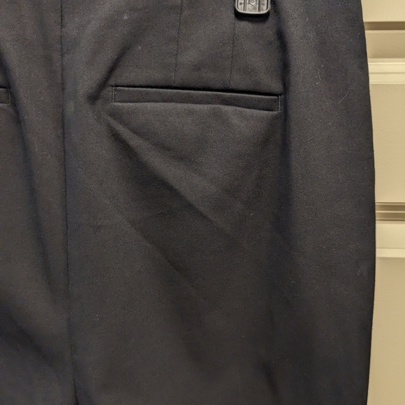 Loft Petites High Waist Curvy Short Pants - size 12P - Picture 14 of 17